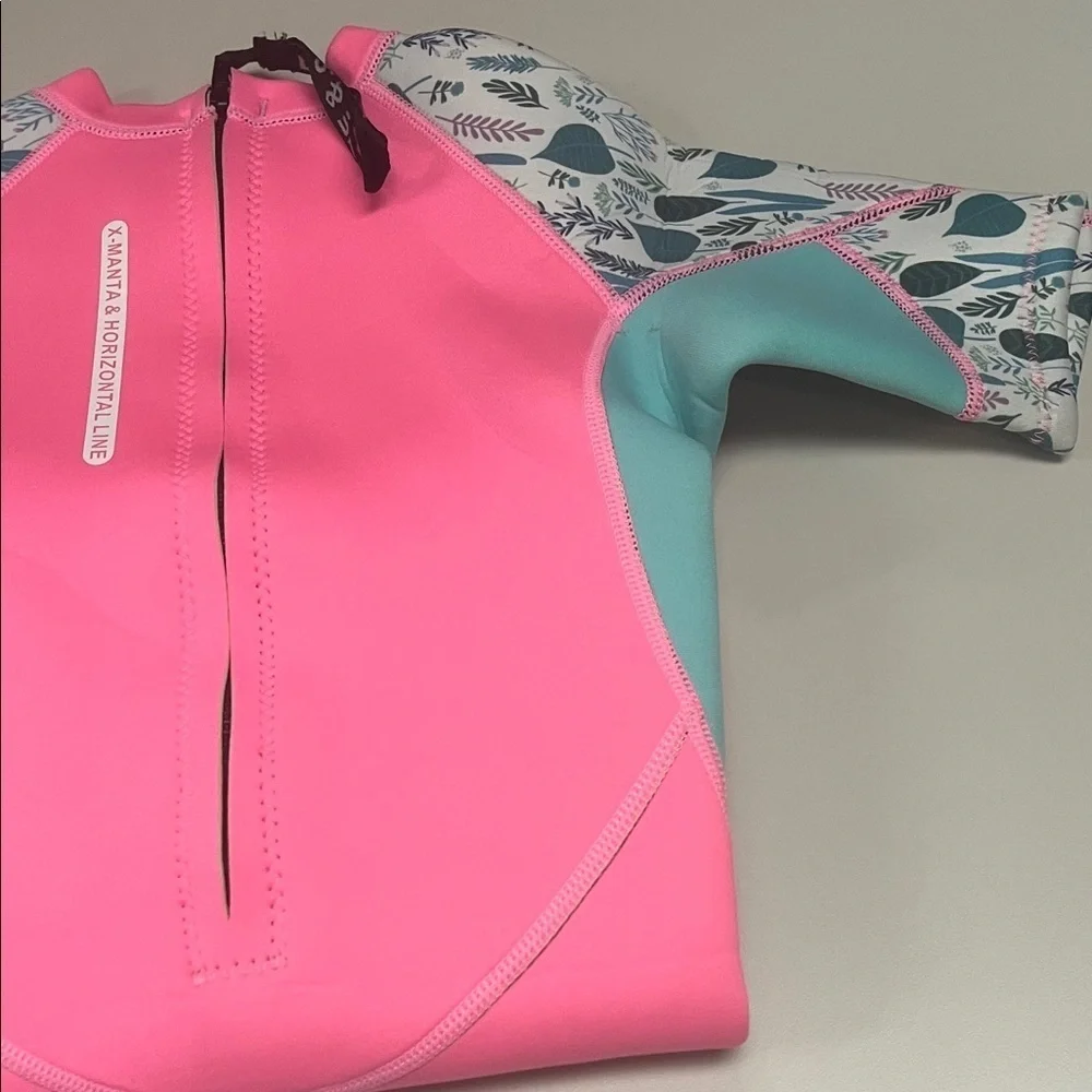 X-Manta Pink and Aqua Kids Wetsuit & Rashguard Set SZ 4/5
